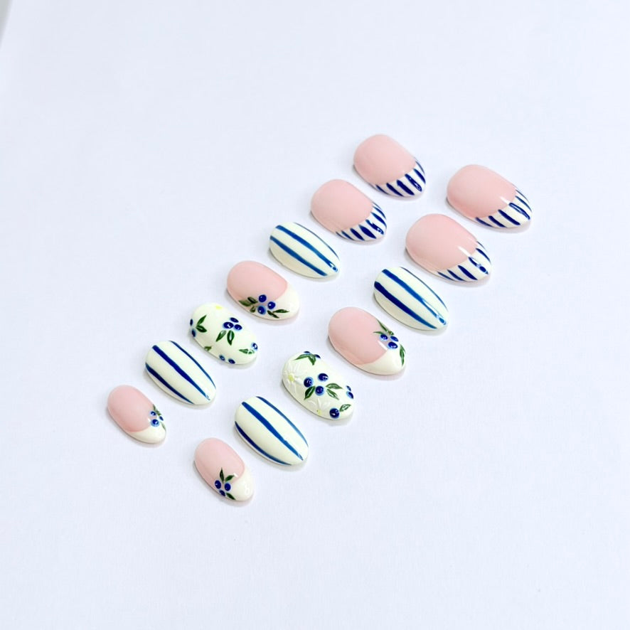 Cute Blueberry nails