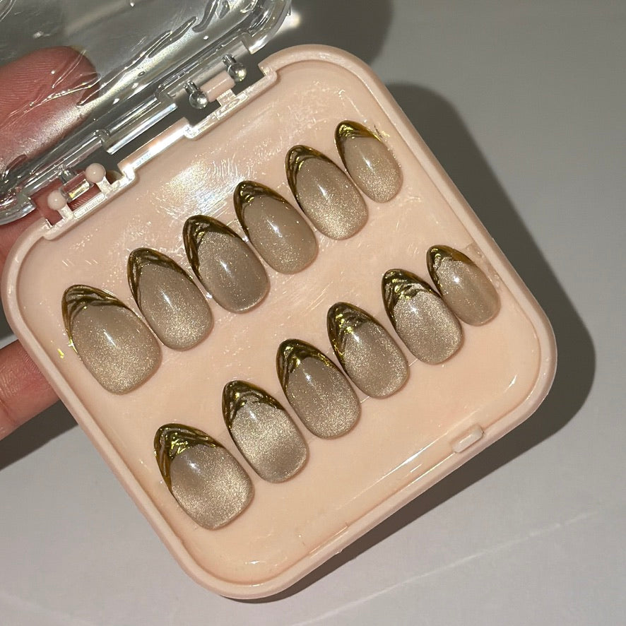 Cat eye with 3-D Chrome french