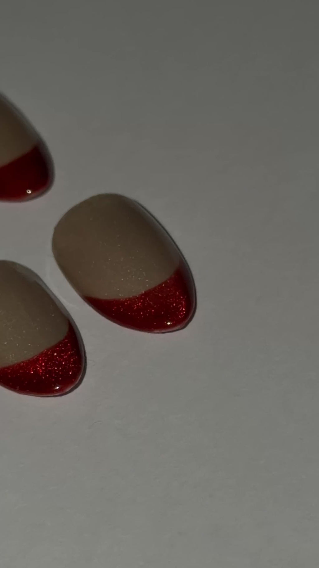 Nude Cat eye nails Red reflective cat eye
